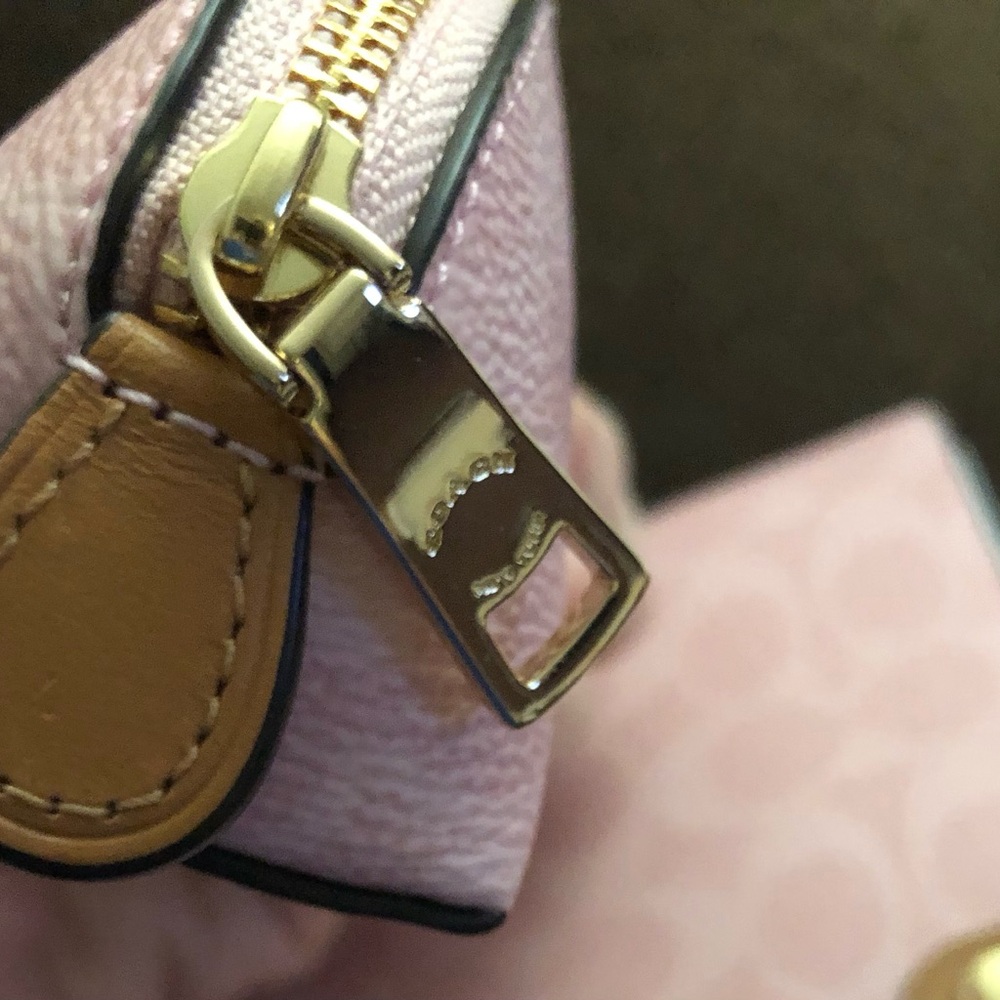 Coach powder pink pencil case - Picture 3 of 6